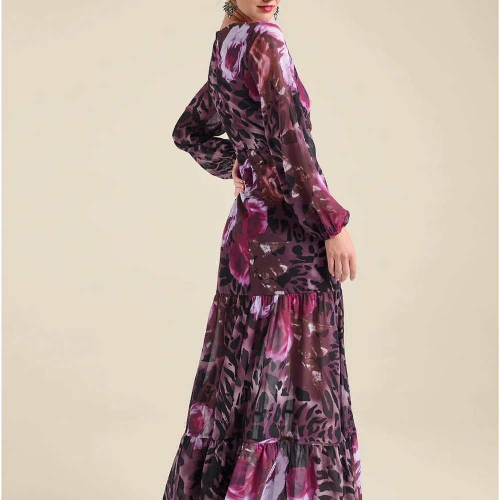 New in bag Venus’s side cut out maxi dress - Picture 15 of 15
